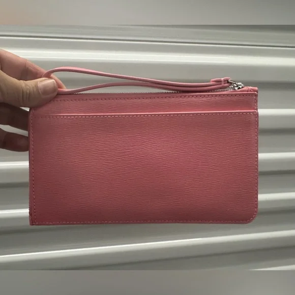 Kate Spade NWOT Floral Embossed Pink Wristlet - Picture 2 of 3